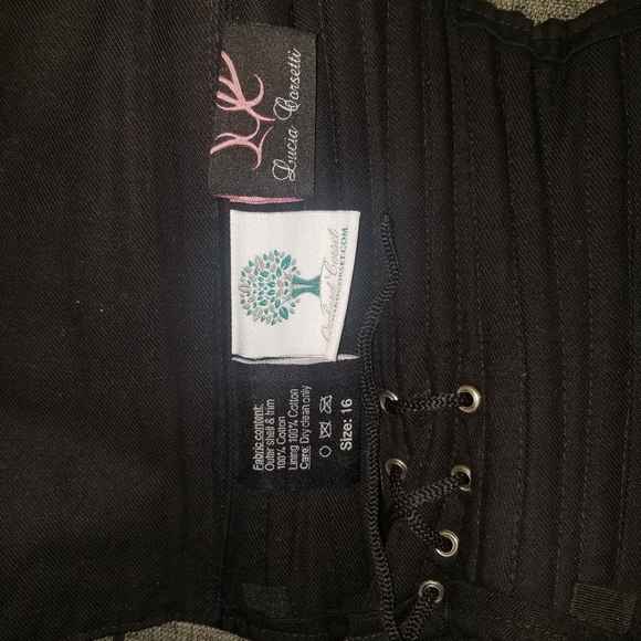 Steeled bones corset - Picture 2 of 5